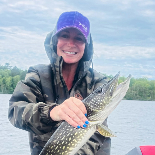 amanda-lara-fishing